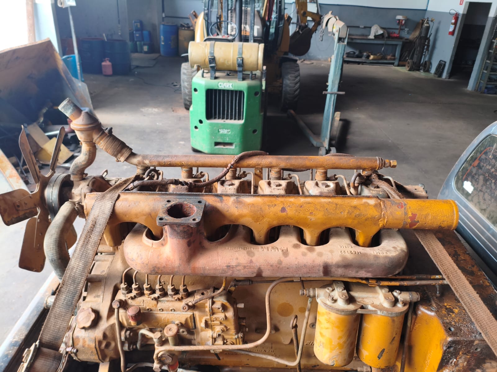 Parte superior do motor instalado para avaliação