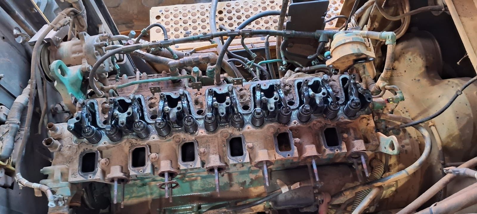 Calibragem de válvulas em motor de máquina pesada